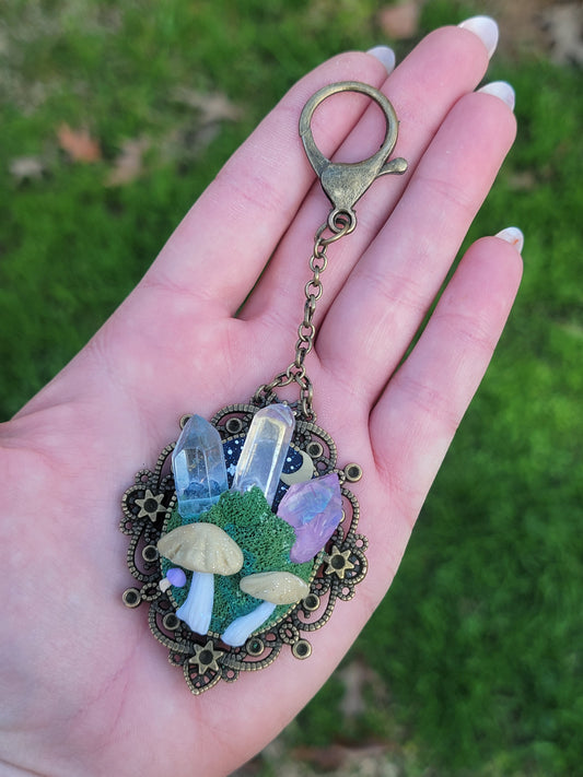 Convertible Pendant & Bag Bolo- Crystal Mushrooms