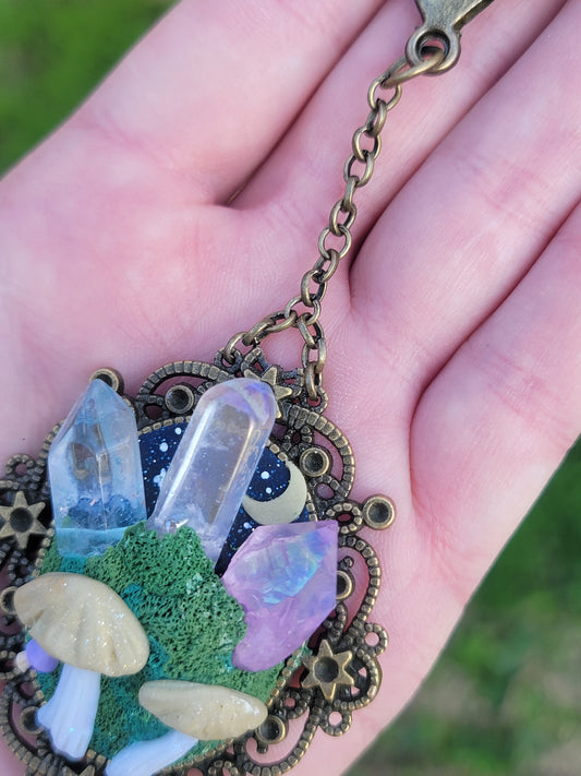 Convertible Pendant & Bag Bolo- Crystal Mushrooms